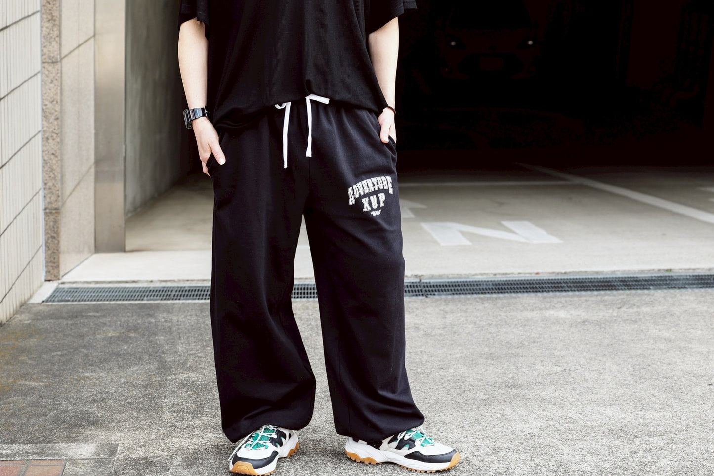adventure loose pants black