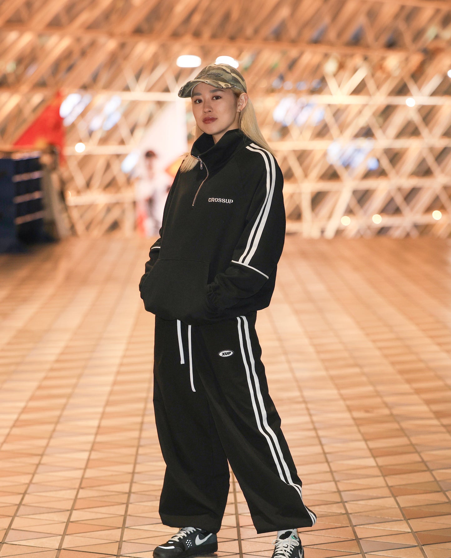 XUP LINE TRACK PANTS black