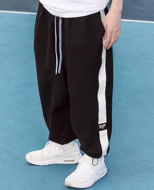 Full scale nylon cargo pants black