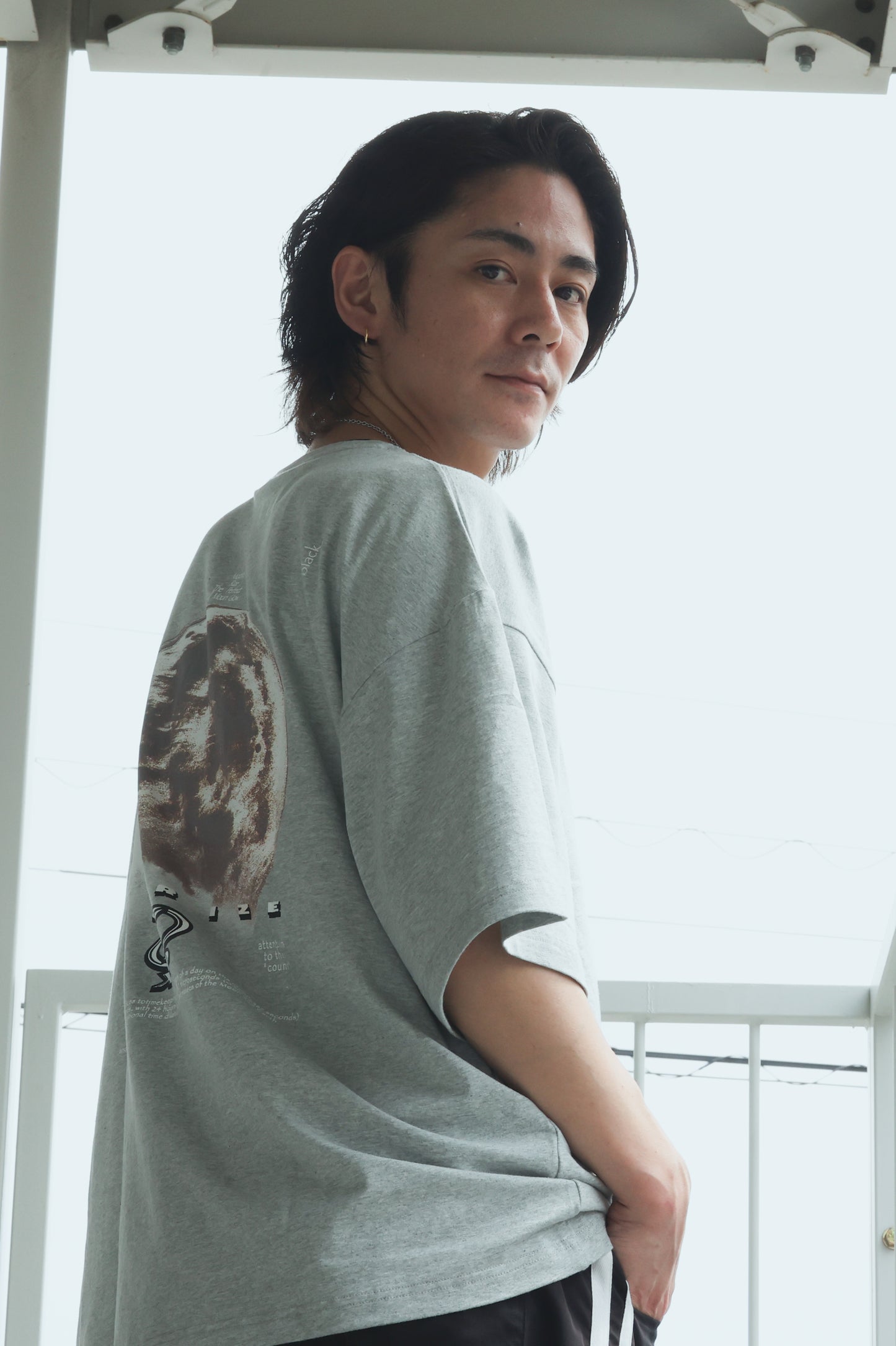 MOON RIZE T shirt gray